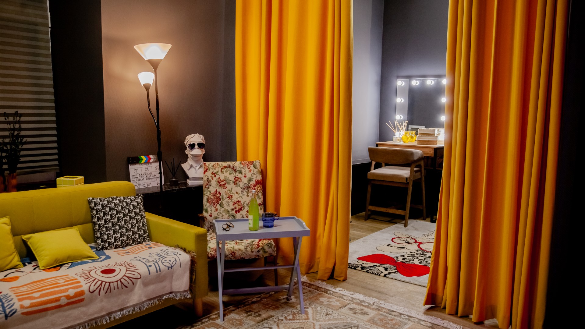 Грим и подготовка гостей